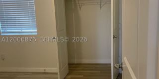 1386 NE 3rd Ave Gallery 5