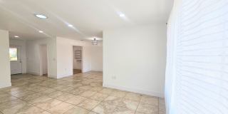 Single Story Senior Home 55+ community- Newly Remodeled- Ready To Move In. Gallery 4