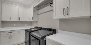 Custom 6 Bedroom Home in Great Location. Gallery 7