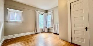 Beautiful two story unit with Victorian charm Gallery 17