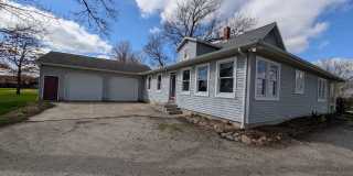 4 Bedroom 2 Bathroom House - Middlebury Gallery 1