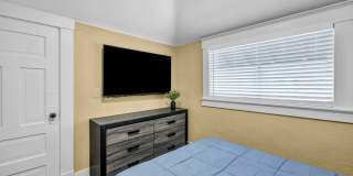 FULLY FURNISHED HISTORIC CHARMER BETWEEN UNR & DOWNTOWN – UTILITIES INCLUDED, MODERN UPGRADES, PRIME LOCATION Gallery 40