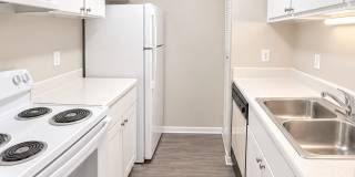 Large 3 bedroom condo! Gallery 6