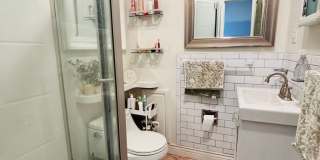 2 bedroom, 2.5 bathroom brick townhouse Gallery 10