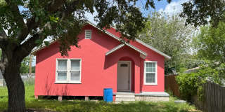 Cute Newly Renovated 2-Bedroom, 1-Bath Duplex Gallery 1