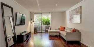 8400 De Longpre Avenue Gallery 8