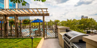 The Promenade at Harbor East Gallery 10