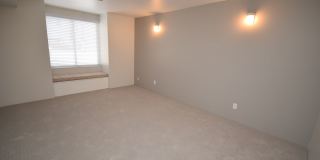 Spacious 1 bed 1 bath Condo on Foothill Dr! Gallery 7