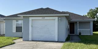 Cozy 3Bed/2Ba Home, Centrally Located w/Access to Shopping, Dining & Tyndall AFB! *SPECIAL: 1/2 OFF 1st Month's Rent!* + *Military Incentive!* Gallery 1