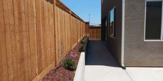 Spacious Home Located in Shafter! Gallery 22