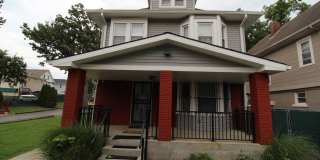 2 Bedroom 2.5 Bath Home In Kansas City Gallery 1
