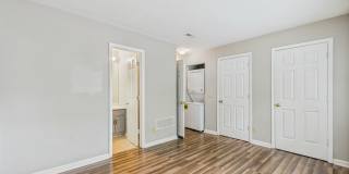 UNCG Area – Chancellors Court Townhomes. Walk to Campus and just minutes to Downtown! Gallery 26