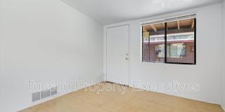 1662 North Beverly Avenue Gallery 13