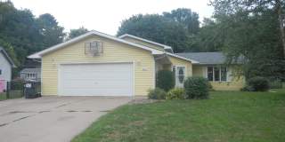 Spacious 3-Bedroom Home in Hudson Gallery 1