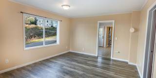 $500 OFF Special - Beautiful 4 Bed/1 Bath Home in Astoria Gallery 16