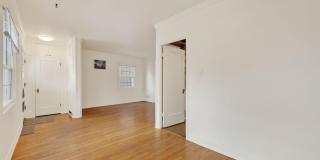 514 W Lakeside Street Gallery 8