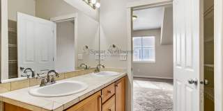 Freshly Remodeled 3-Story Townhome in a Gated Community — Blocks to MAX & Gresham Station Gallery 19