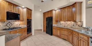 Beautiful & Spacious 4Bd 3.5Bath Home w/An Occupied Mother in Law Suite on Lower Level Gallery 88