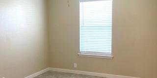 117 N Glenwood Drive Gallery 8