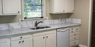 3 bed 2 Bath Brick Home off Park Avenue! Gallery 10