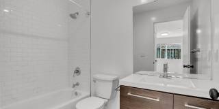 Redwood City: Newly Remodeled 2 Bed 2 Ba w/ In-Unit Washer/Dryer & Private Garage w/ EV Charger Gallery 23