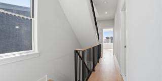 222 HERMITAGE Street Gallery 21