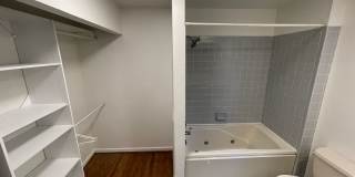 Beautiful 5 bedroom/2.5 bath with large yard Gallery 19