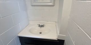 Cute Casita Style Living in historic Albuquerque 1 Bedroom 1 Bath. Gallery 10