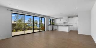 Modern Coastal Lease in Top of the World Gallery 7