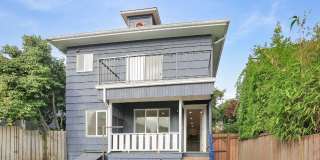 Magnificent Upper Unit in Duplex in/near Magnolia Gallery 1