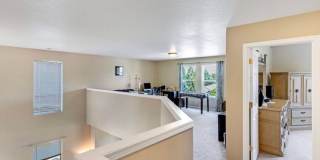 Spacious 3BR House in Gresham Gallery 15