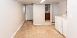 Spacious 3 Bedroom Townhome Gallery 35