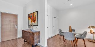 3033 Wilshire Gallery 18