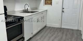 1220 NW 3rd Ct Gallery 20