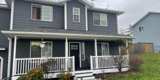 Beautiful 3 Bedroom Home with Massive Garage and Bonus Room Gallery 1