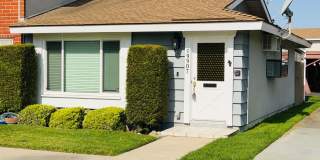 Turnkey Huntington Bay End Unit Near the Beach Gallery 1