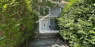 Gorgeous modern entire home perfect for large student groups available 9/1/2027 Gallery 63