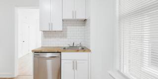 1430 W Superior Street unit: 2R Gallery 2