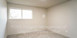 18411 E Burnside St Gallery 14