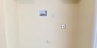 Brookshore Apartments Gallery 17