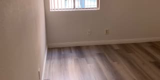 501 S Grand View St Gallery 7