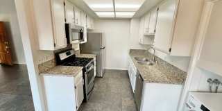 Spacious 2-Bedroom, 2-Bathroom Alamitos Beach Retreat Gallery 7