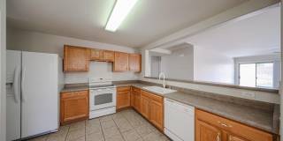 16034 W Winchcomb Drive Gallery 35
