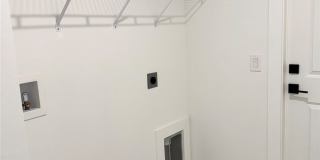 709 Ledge Street Gallery 16