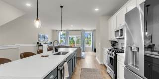 Beautiful 4-Bedroom, 3.5-Bathroom Townhome with Modern Amenities and Ideal Layout in Hanahan! Beautiful 4-Bedroom, 3.5-Bathroom Townhome with Modern Amenities and Ideal Layout in Hanahan! Gallery 3