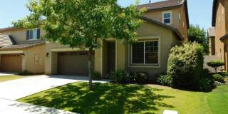 Stunning 4BR House in Bakersfield Gallery 1