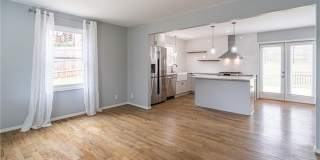 1660 White Oak Way Gallery 7