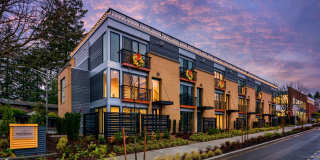 Park Central Townhomes - 4 Stories, 3 bedrooms, 31/2 bathrooms, 2 car garage and a rooftop deck with a view! Gallery 1