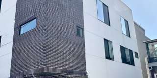Chic  Modern 1Br/1.5Ba Townhome with private rooftop patio in Lower Highlands Denver Gallery 1