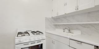 1026 Washington Street Gallery 3